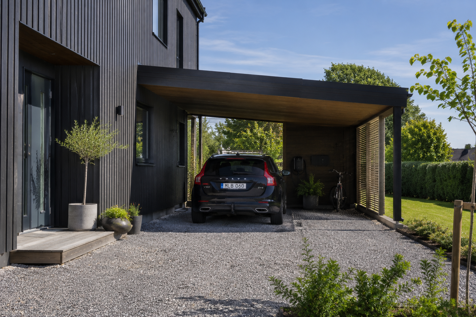Carport mot husvägg